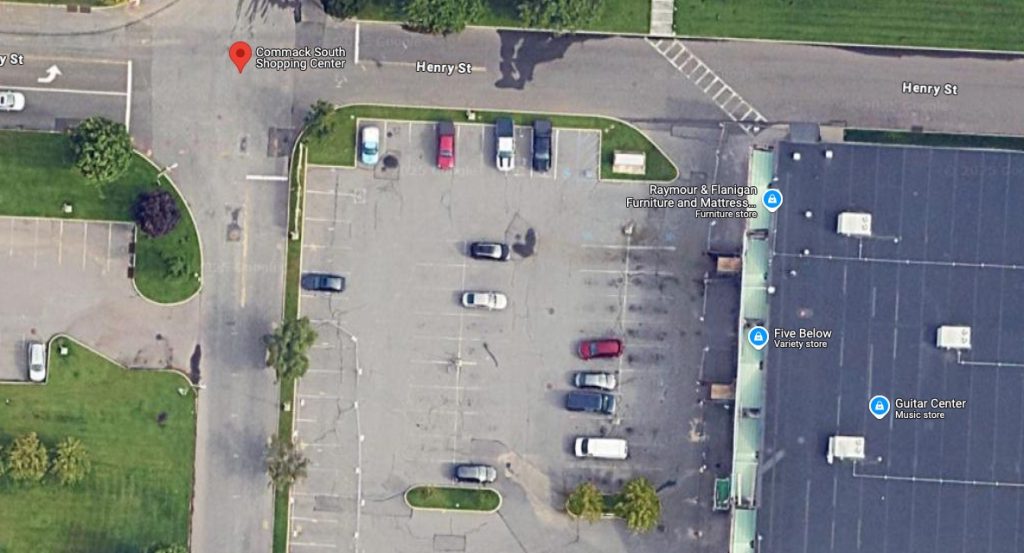 Commack South Shopping Center